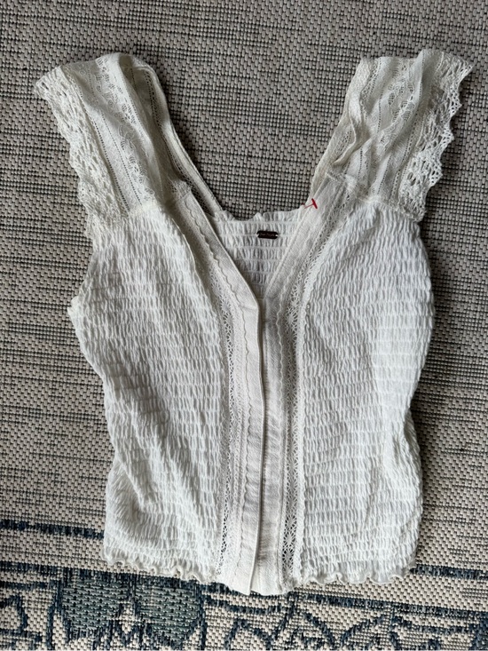 Free People Tops - Free People Lace Boho Chic Top Size Small. Slight Stain On Inside